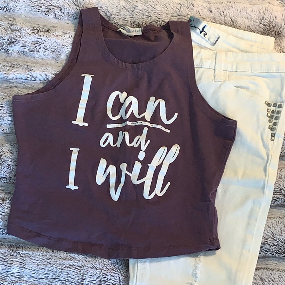 Cute, crop top!